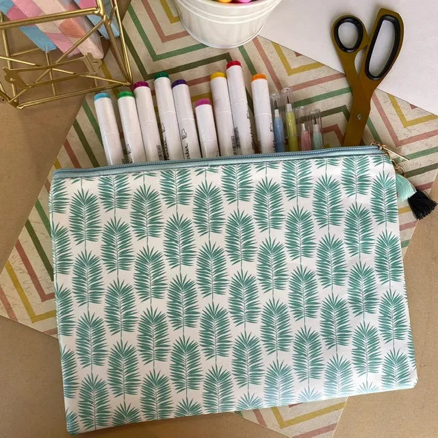 Estuche L pompones hojas