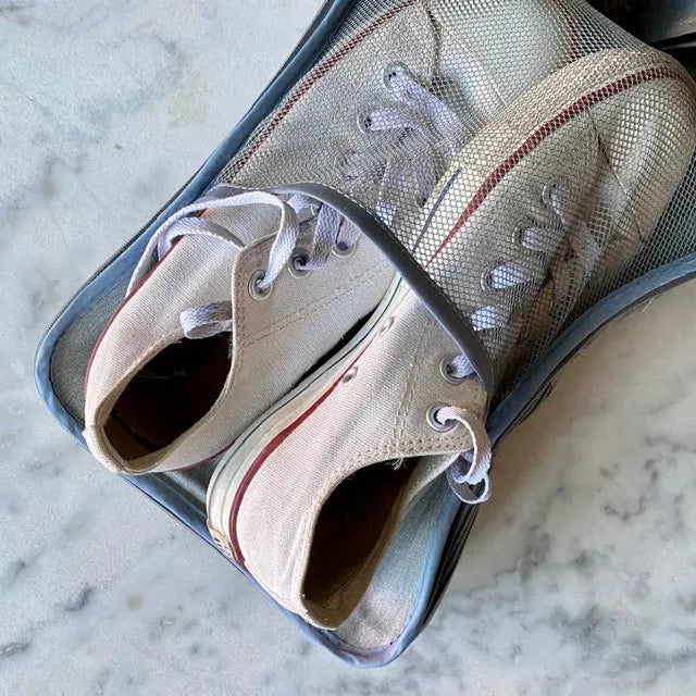 Estuche para zapatos gris