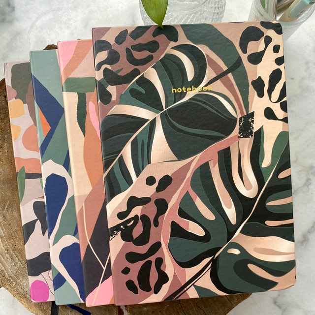 Libreta tapa dura diseño de hojas