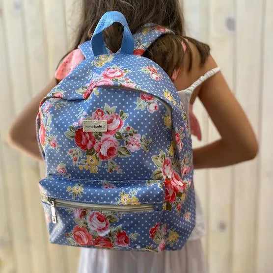 Mochila hule s celeste puntos y flores