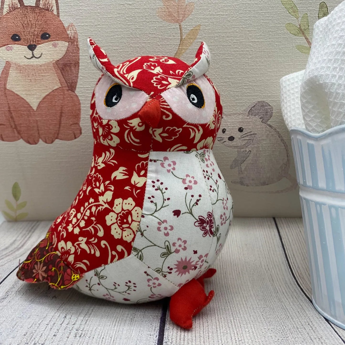 Peluche búho rojo