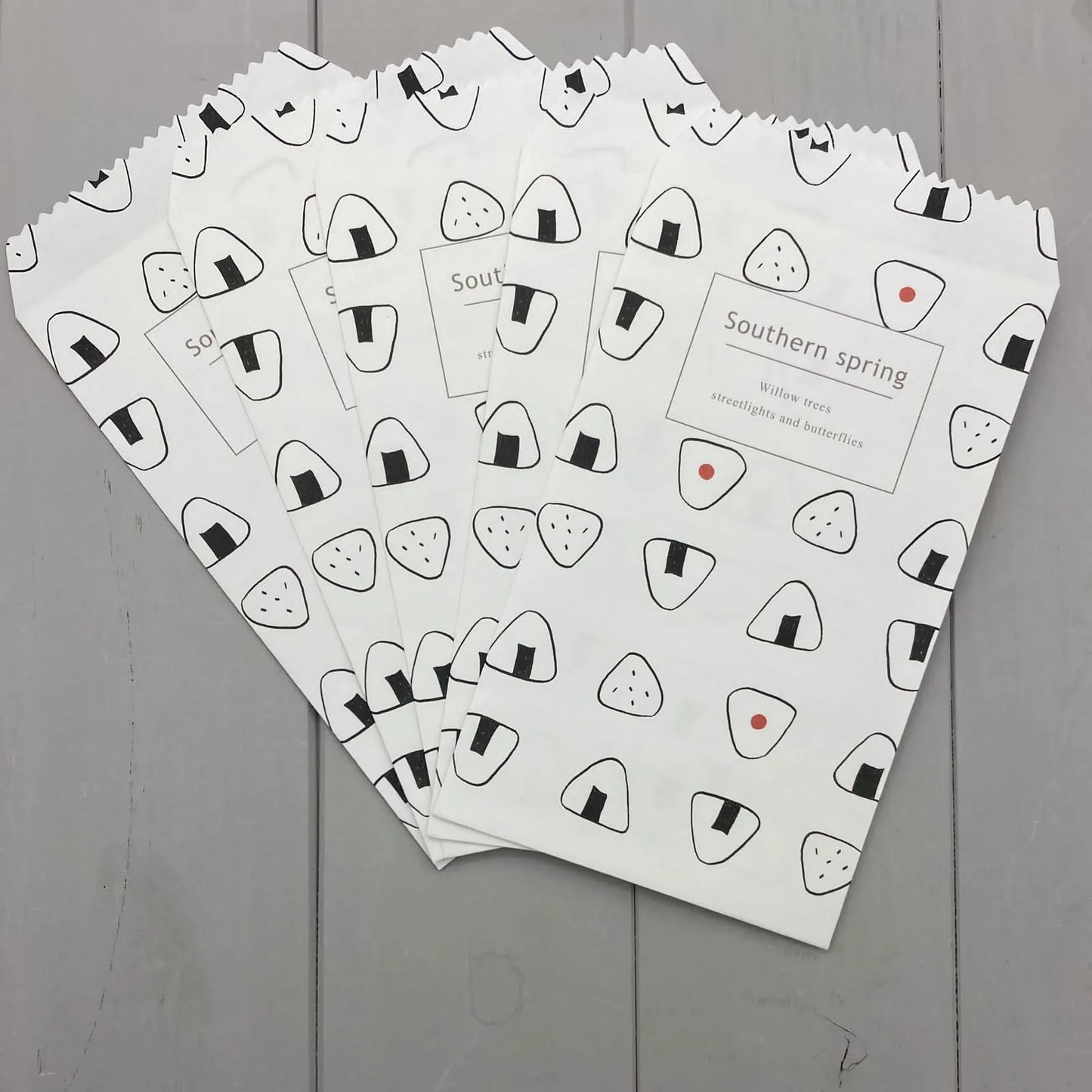 Set 5 bolsitas papel diseño blanca formas geométricas