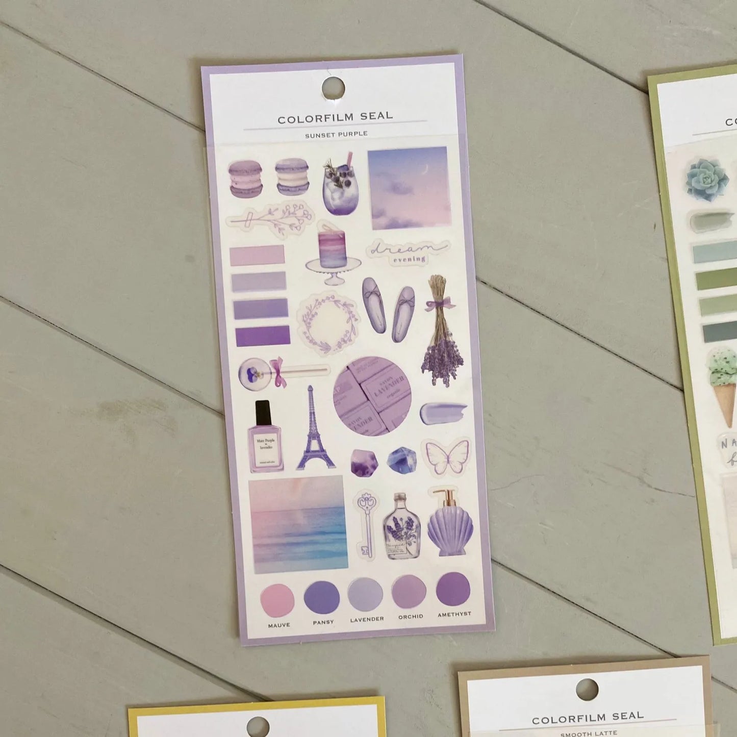 Sticker pantone lila