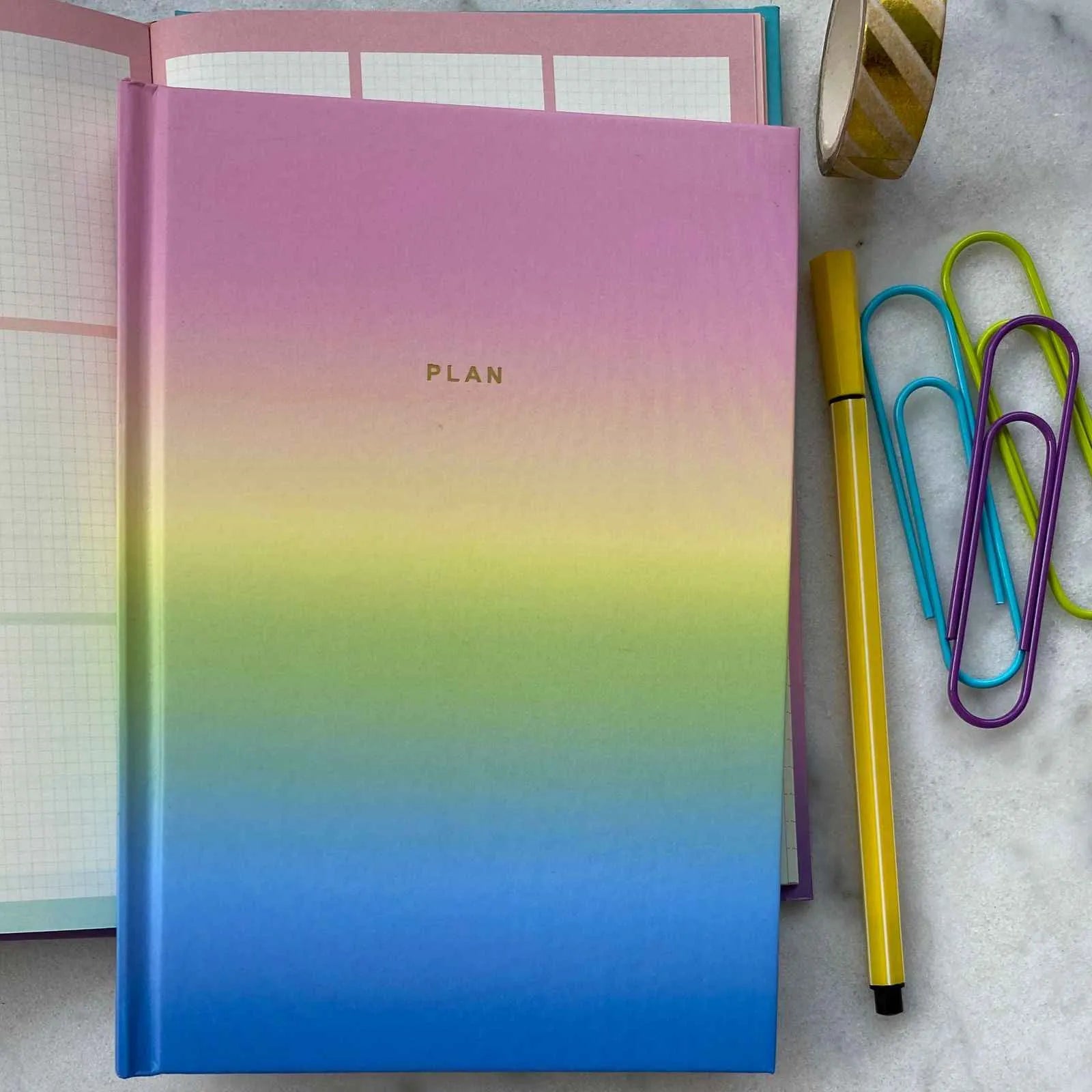 Agenda universal colores degradé rosado a azul
