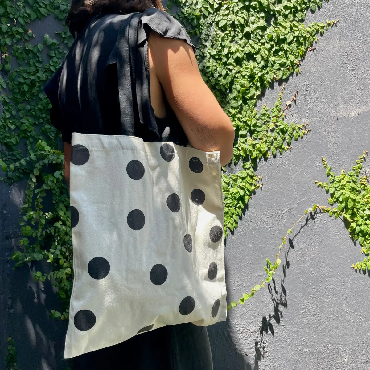 Bolso blanco y negro