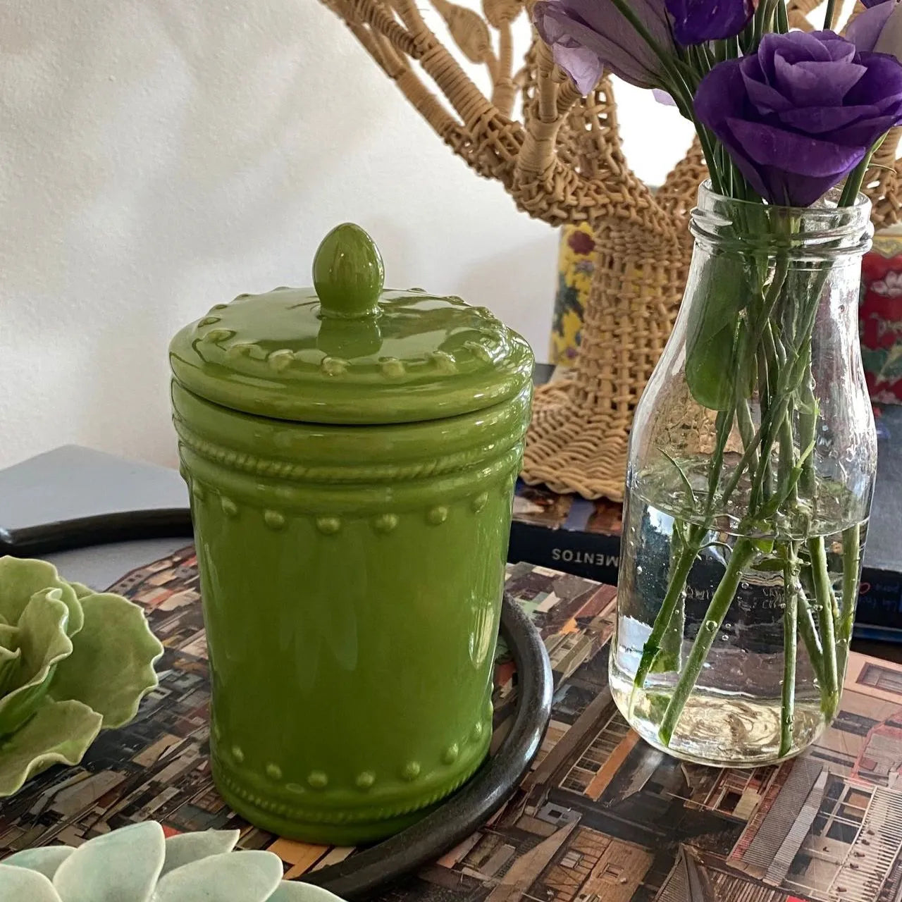 Cajita de cerámica con tapa verde