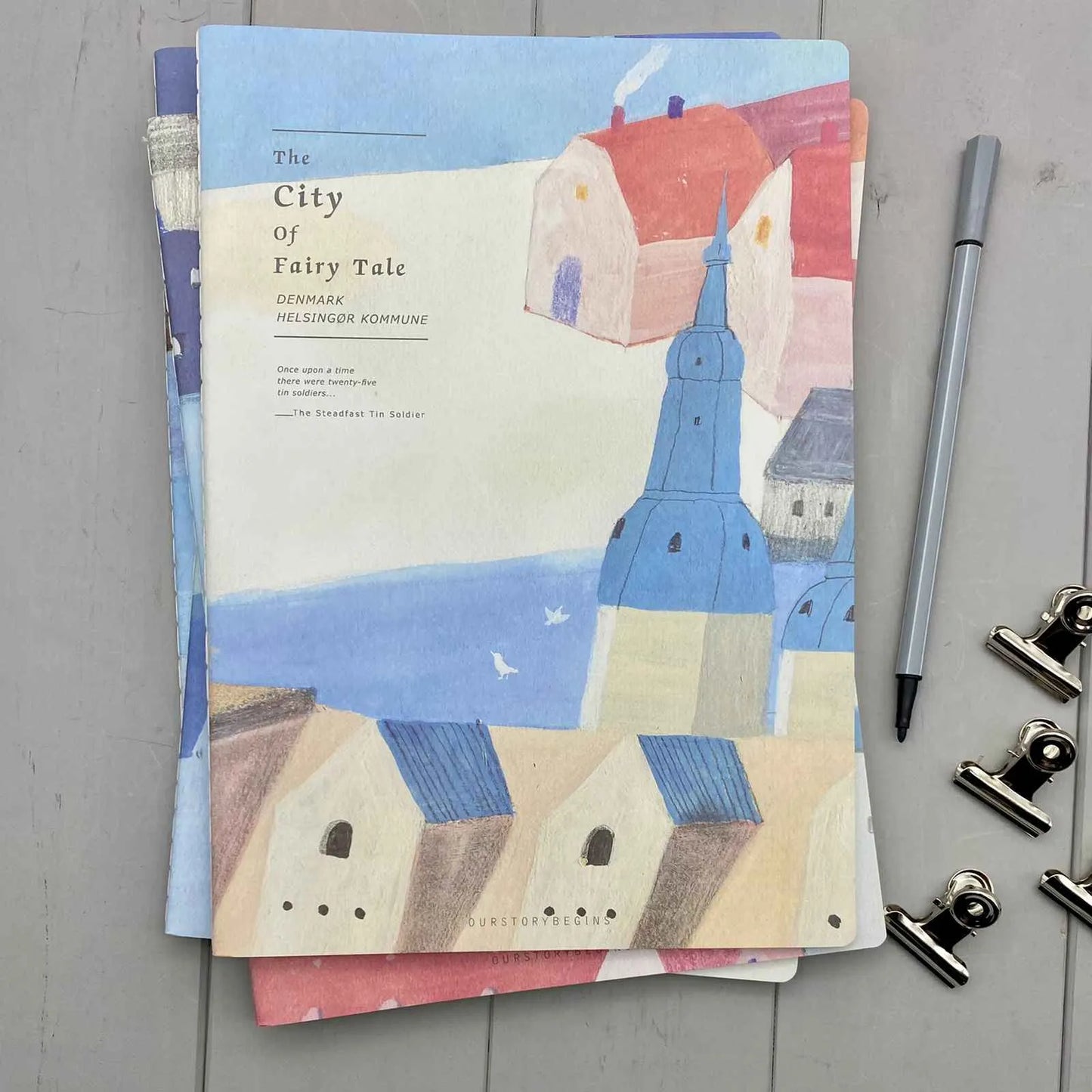 Cuaderno grande ciudad cúpula azul