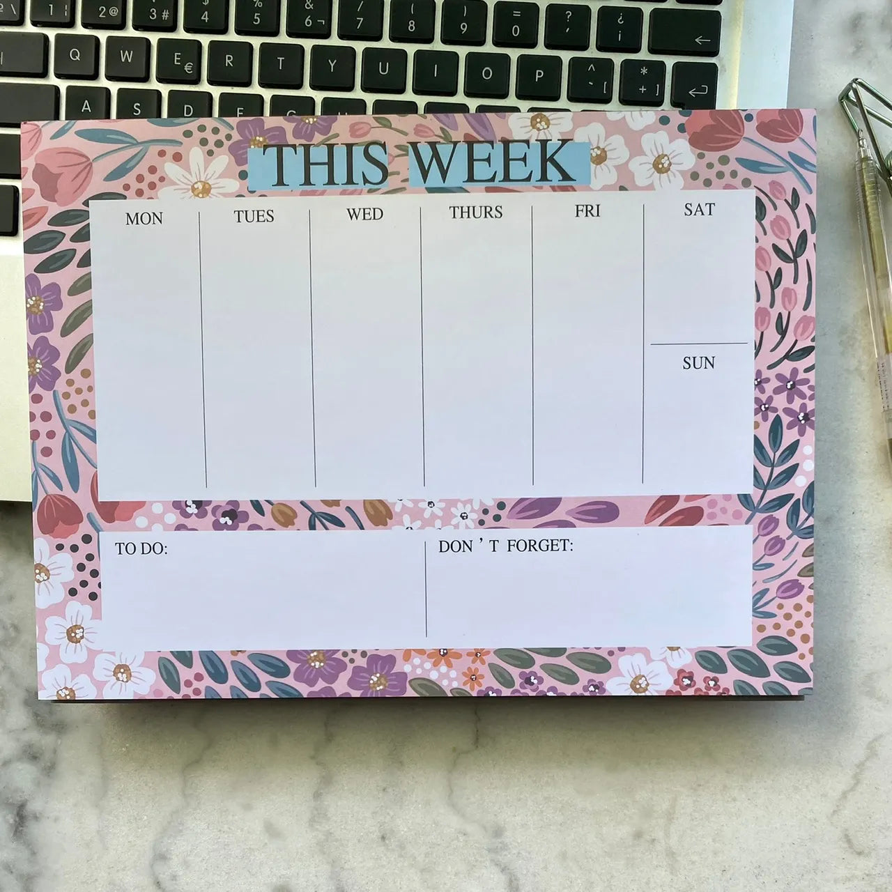 Planificador semanal flores rosado