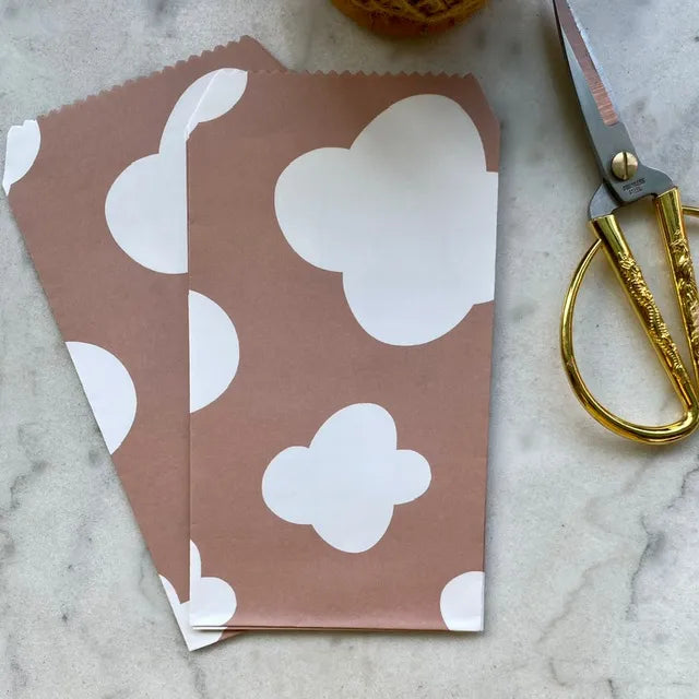 Set 5 bolsitas papel diseño nubes