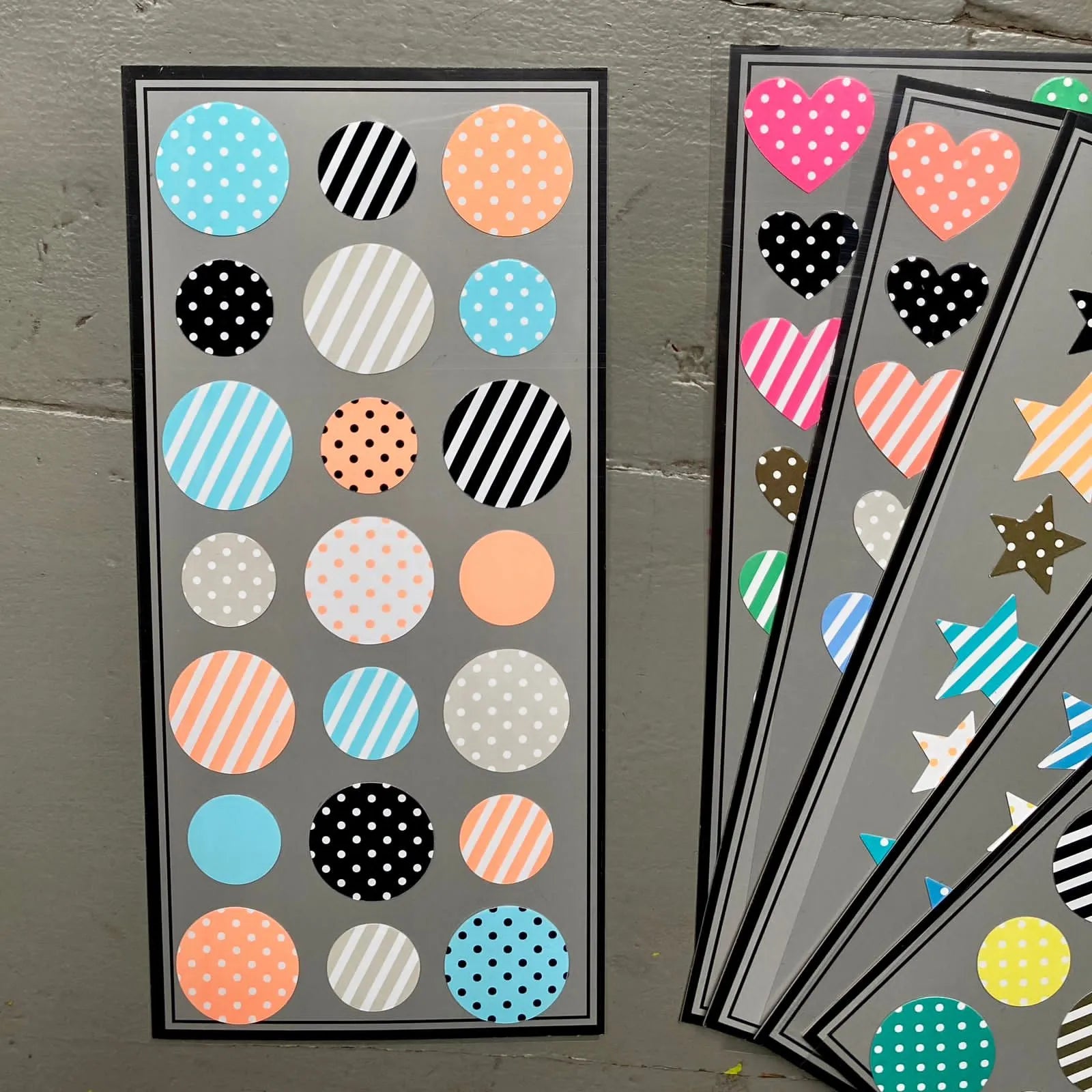 Stickers círculos celeste y damasco