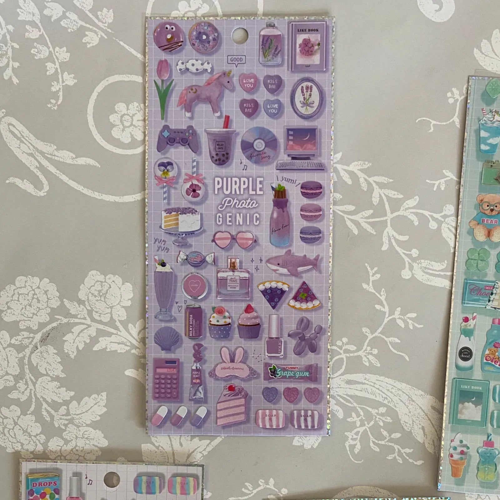 Sticker colores morado