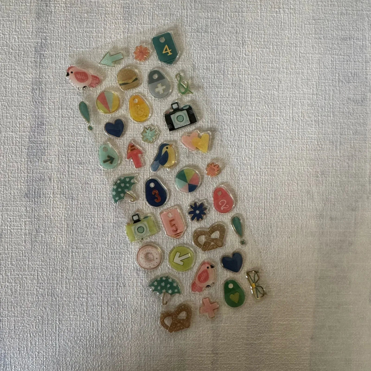 Stickers relieve