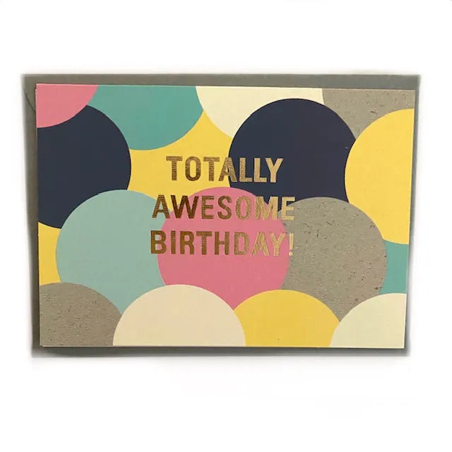 Tarjeta colores y dorado pelotas birthday